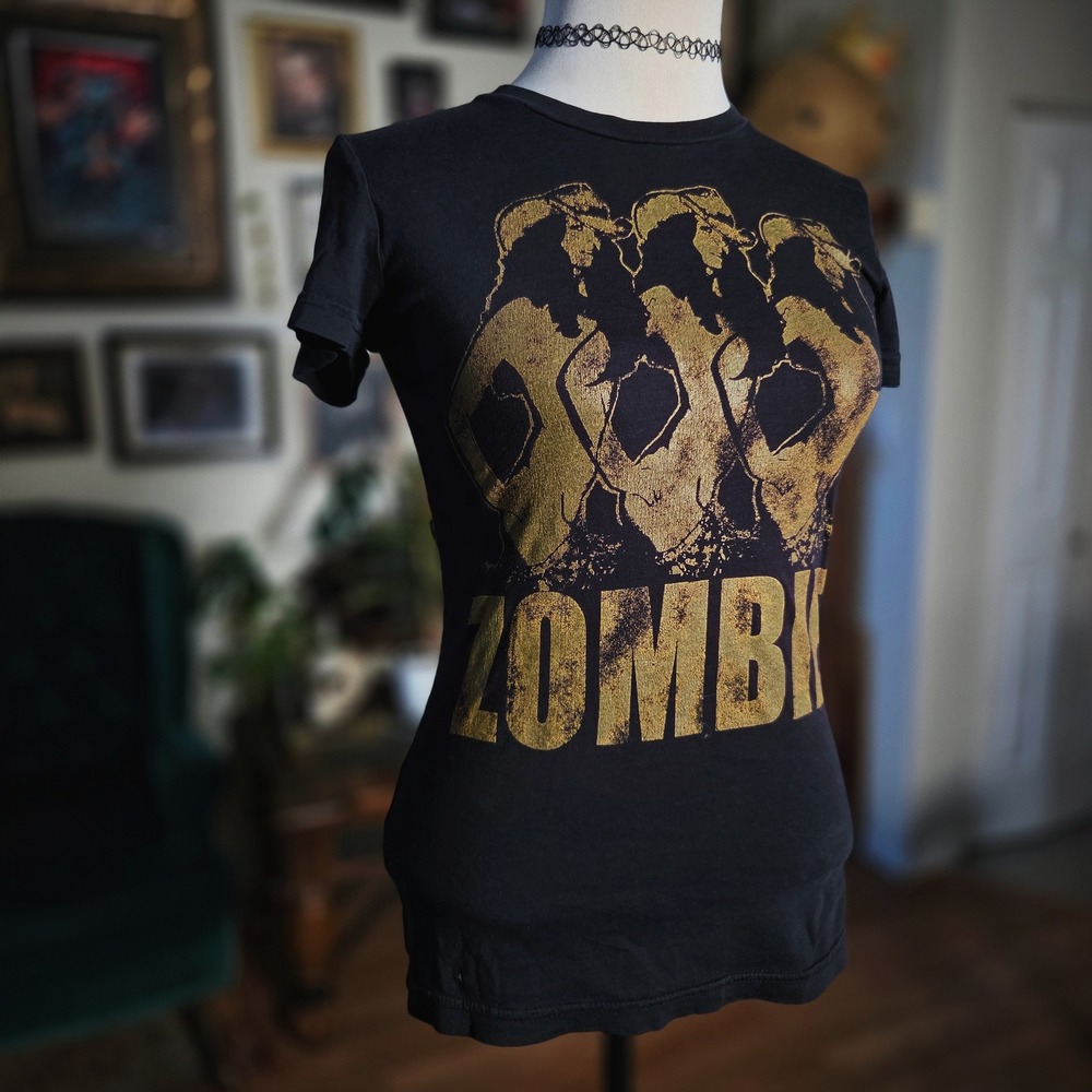 Vintage 90s Chaser Sherri Moon Zombie Black Graphic T Shirt Faded Horror Tee - Picture 2 of 8
